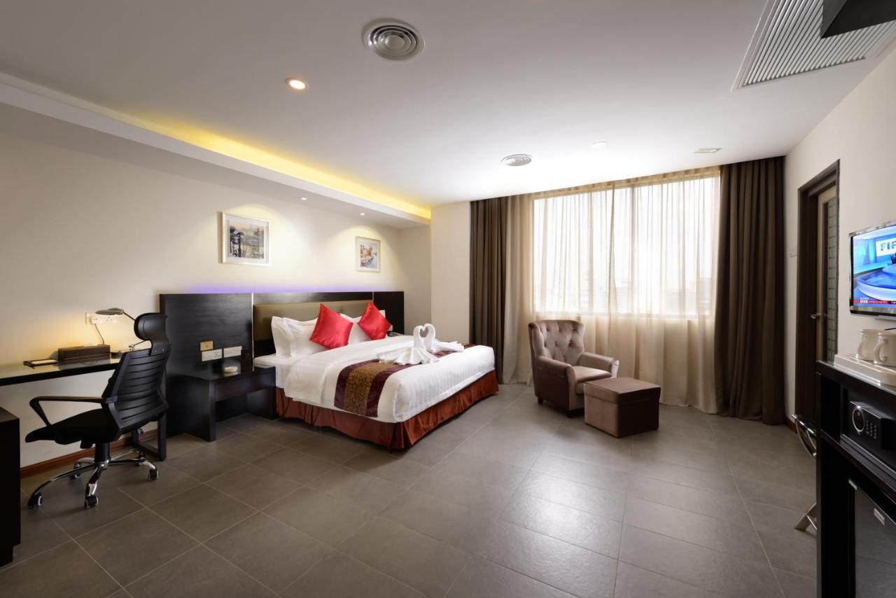 E-Red Hotel Kuantan Exterior foto