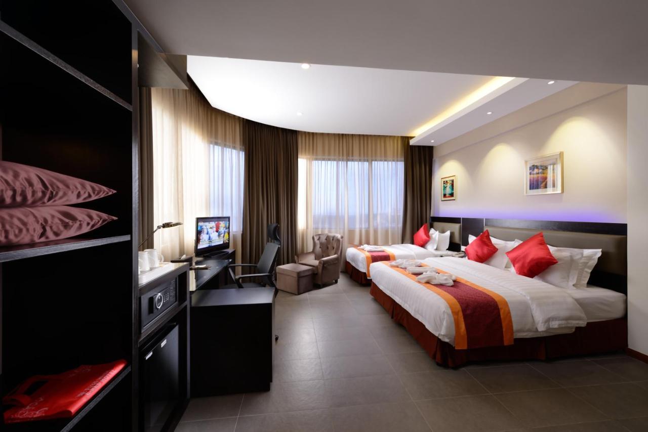 E-Red Hotel Kuantan Exterior foto