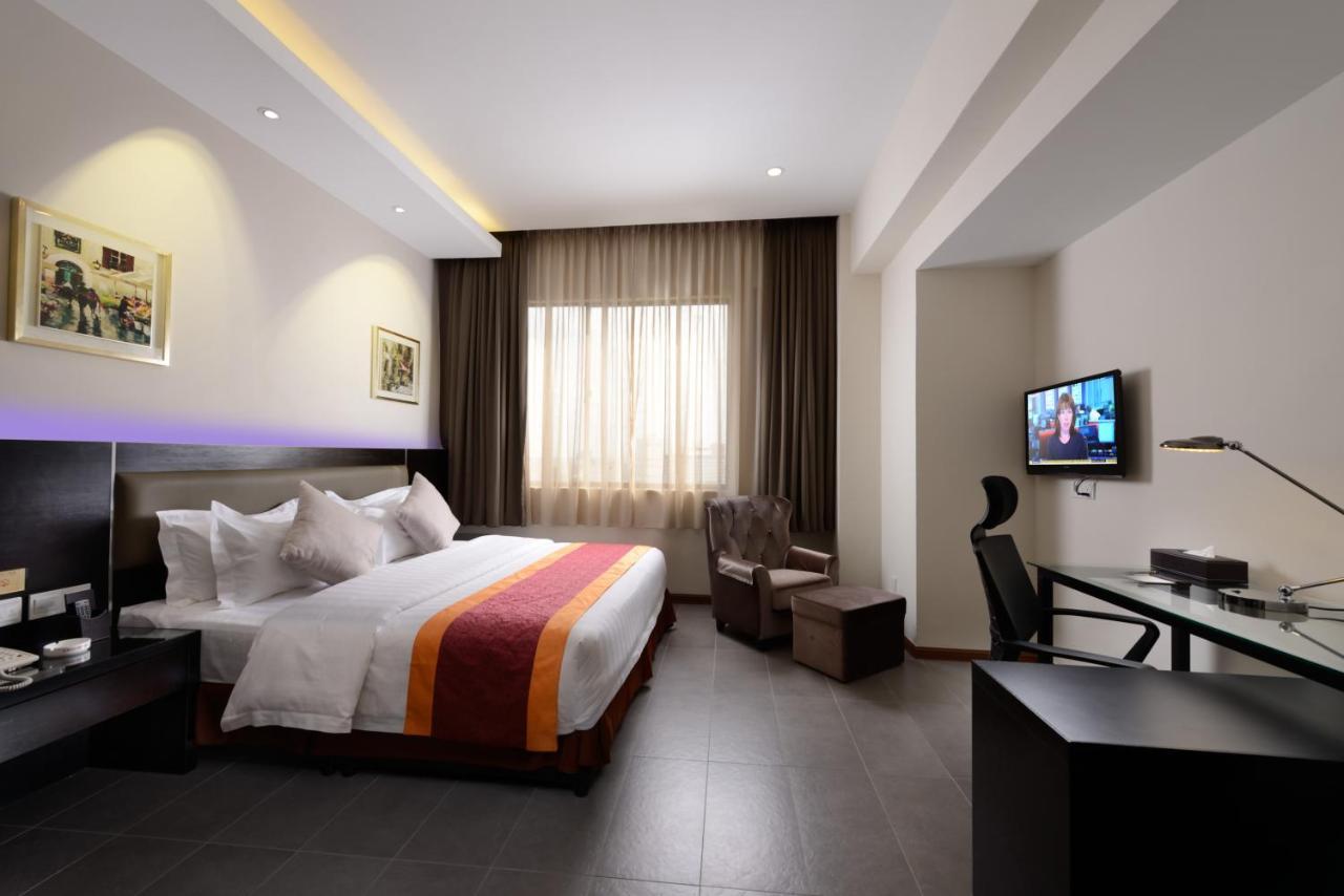 E-Red Hotel Kuantan Exterior foto