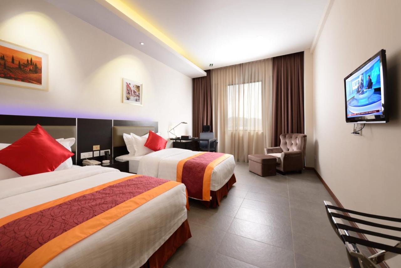 E-Red Hotel Kuantan Exterior foto